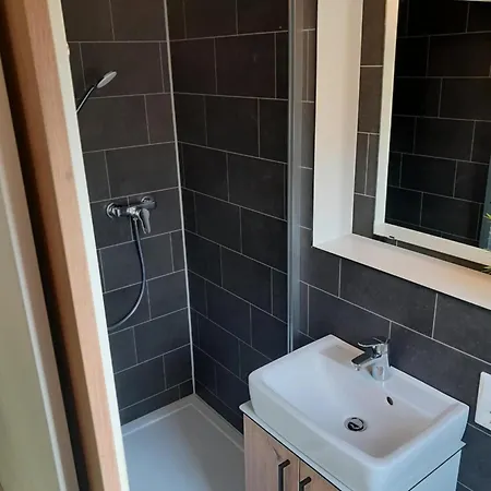 Tiny Haus Blanker Hans Auf Dem Strandgut אתר קמפינג